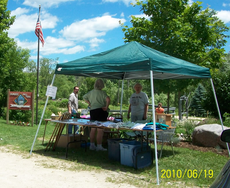 https://www.dundeemill.org/pictures/2010/16 mill day merch tent  2010 003.jpg